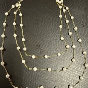 Elegant Gold and Pearl Necklace